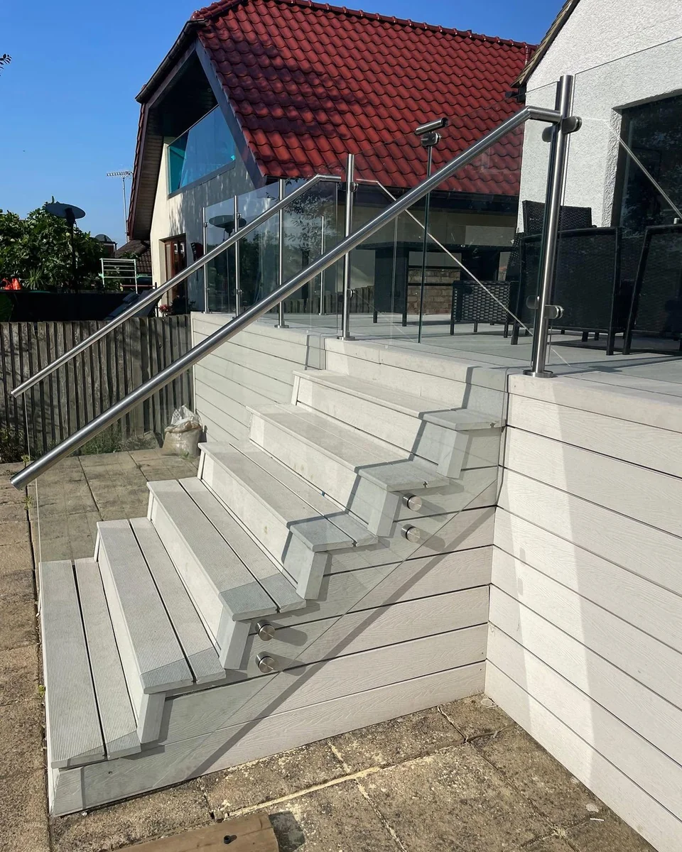 Glass balustrade installation with handrail detail, Farnham Glass Balustrades