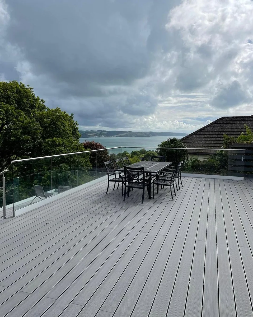 outdoor-glass-balustrade-sea-view-terrace-farnham-farnham-glass-balustrades Outdoor glass balustrade on elevated terrace, Farnham Glass Balustrades installation